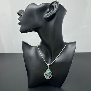 Gorgeous turquoise style necklace